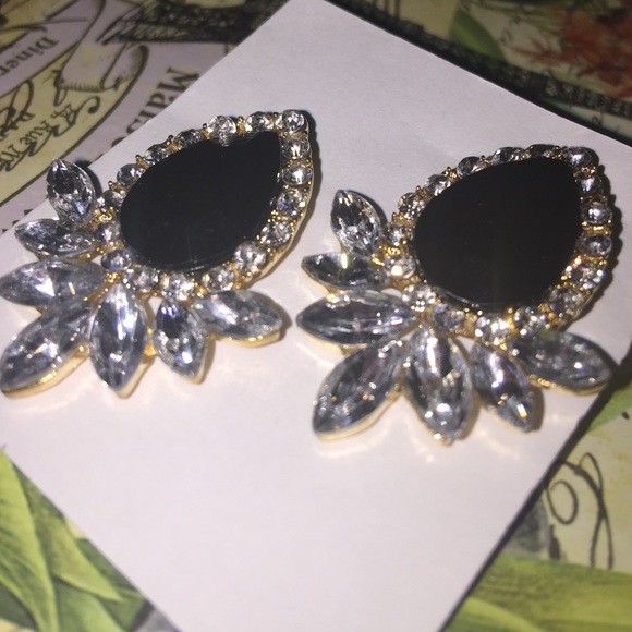 Black crystal earrings - Picture 2 of 2