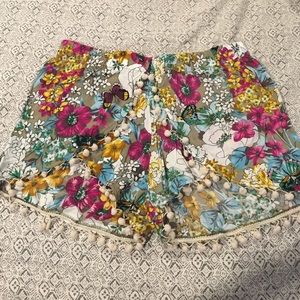 Fun summer print shorts.