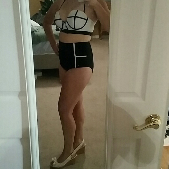 🎂 SALE! 🎉2XHP Best in Swim & Boutiques🎉 - Picture 3 of 3