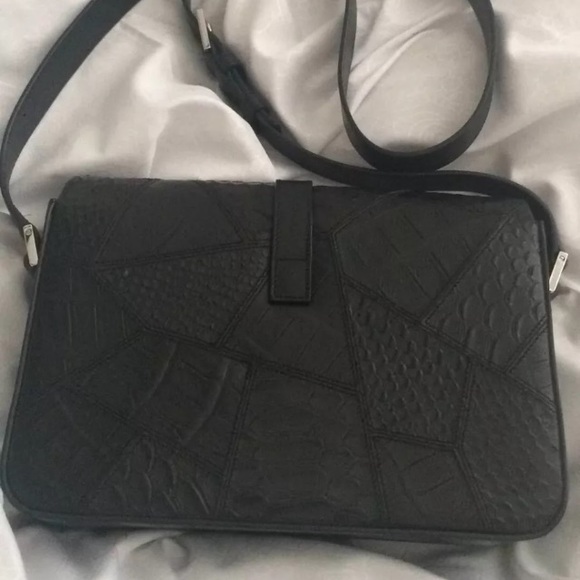 🚫🚫SOLD🚫CLASSIC MEDIUM MONOGRAM SAINT LAURENT - Picture 2 of 4