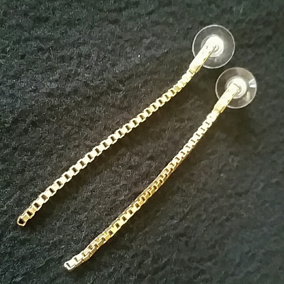 DANGLING BOX CHAIN EARRINGS