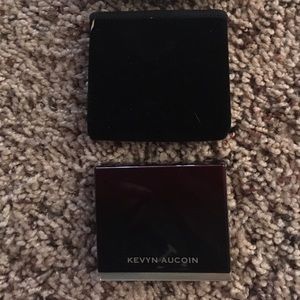 The sculpting powder by Kevyn Aucoin.