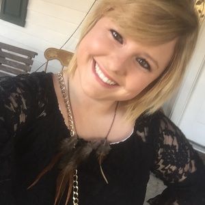 Meet your Posher, Hailey