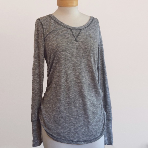 Liz Lange maternity top (super soft!)