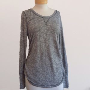 Liz Lange maternity top (super soft!)