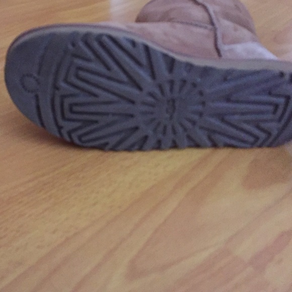 light brown hardly used ugg boots - Picture 2 of 4