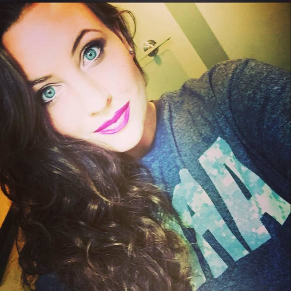 Meet your Posher, Hannah