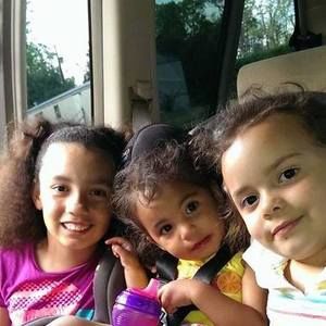 Meet your Posher, Lora