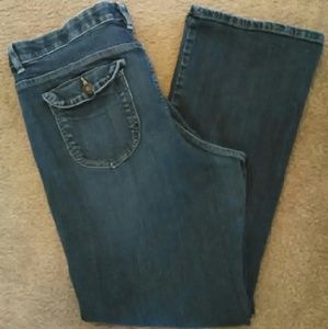 Nice pair of Lee comfort stretch waistband jeans.