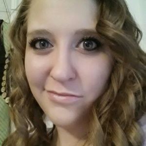 Meet your Posher, Maegan