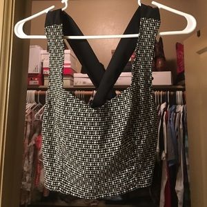 Black/white crop top