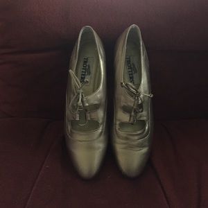 metallic lace up w/ slight wedge vintage shoes