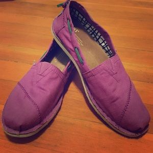 Purple toms