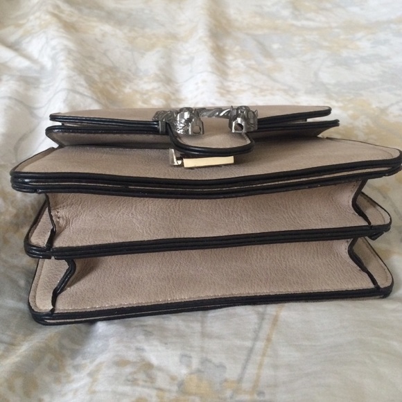 Handbag - Picture 2 of 3