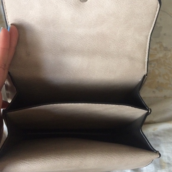 Handbag - Picture 3 of 3