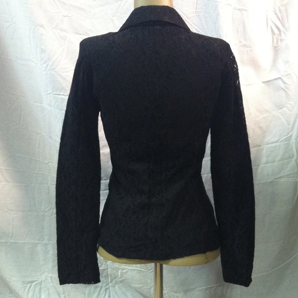 Clothes - Picture 3 of 4