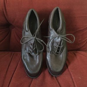 brown vintage leather lace up shoes