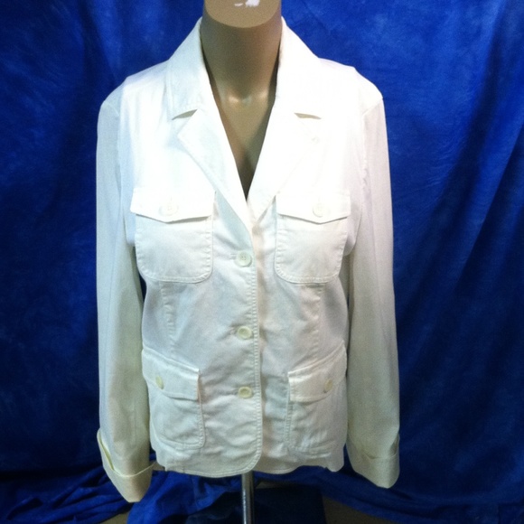 Clothes - Picture 2 of 4
