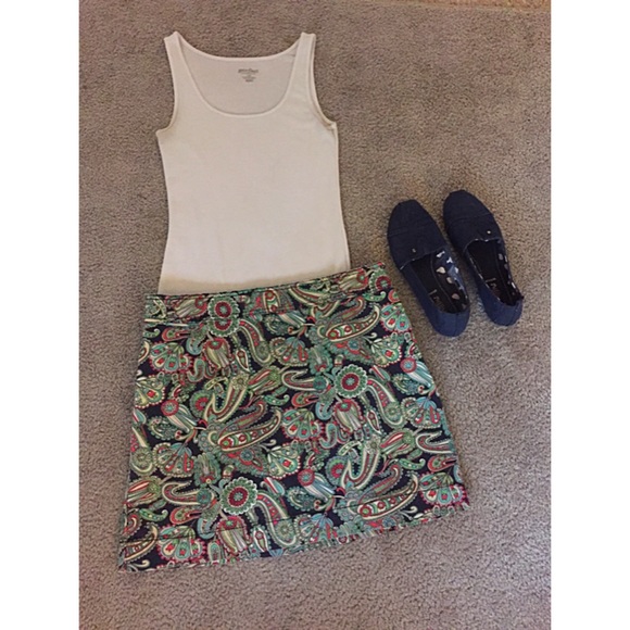 Beautiful paisley short skirt