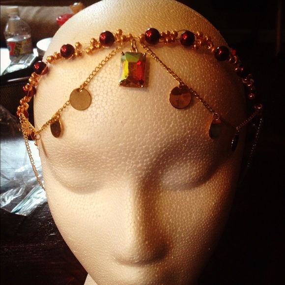 Headpiece - Picture 1 of 3