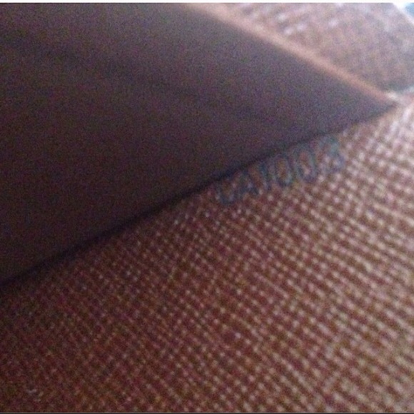 Vintage Louis Vuitton wallet price firm ! - Picture 4 of 4
