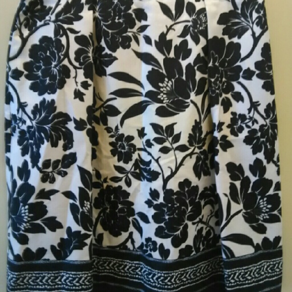 Beautiful blue and white flowed skirt.