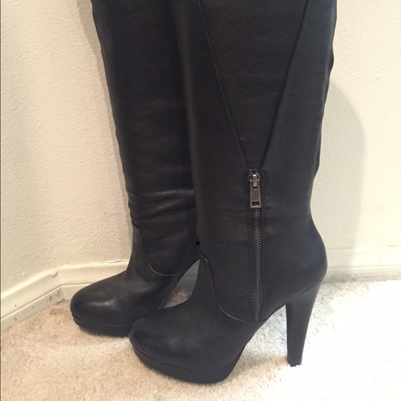 *JESSICA SIMPSON* black zipper detail boot