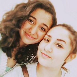 Meet your Posher, Adina