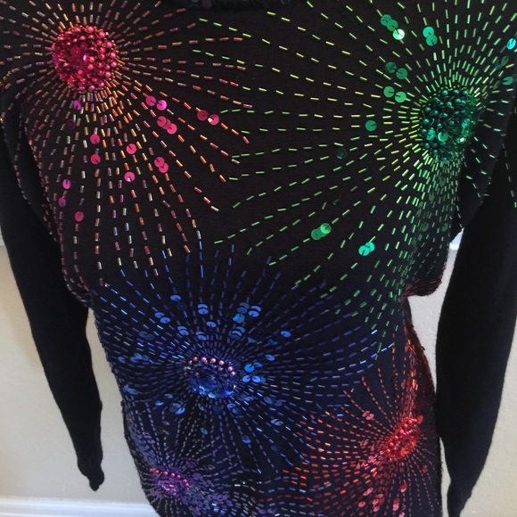 Gorgeous beaded and sequenced fireworks sweater - Picture 2 of 3