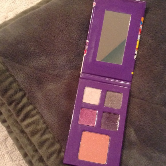 🔴Tokidoki Art Makeup Palette - Picture 2 of 3