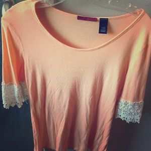 BKE RED blouse with lace sleeves