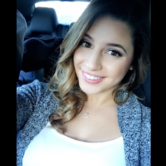 Meet your Posher, Melissa🦋 - Picture 2 of 2