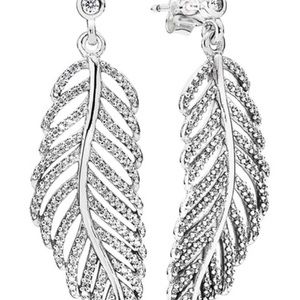 ISO PANDORA feather earrings