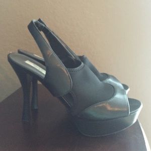 Simply Vera wang heels. The most comfy shoes!