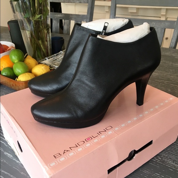 🔥SALE, NIB Bandolino black leather ankle boots