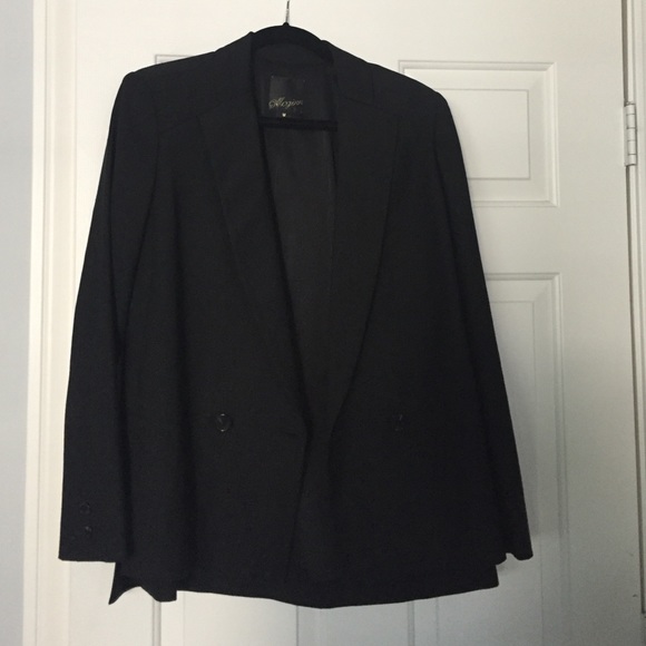 McGinn black blazer