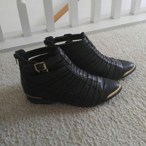 Grunge booties/ ankle boots from Qupid