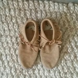 Minnetonka moc bootie