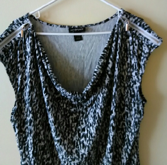 Lane Bryant top with zippers on the sleeves.