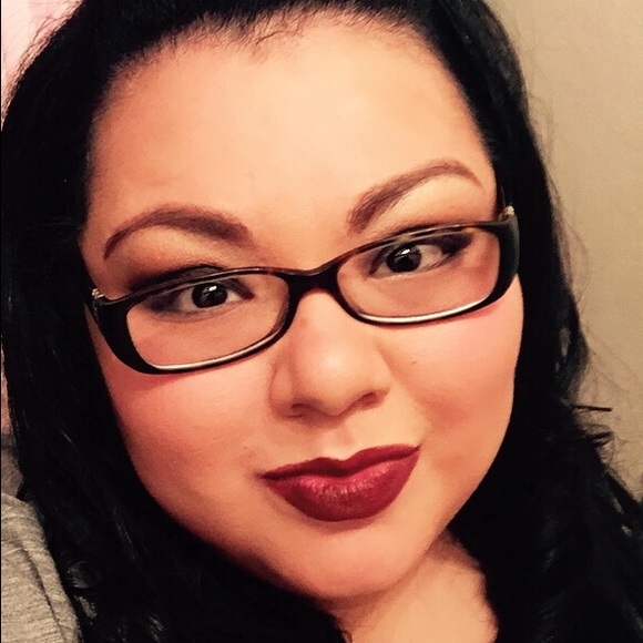 Meet your Posher, Monica - Picture 1 of 1