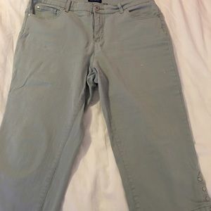 Bandolino Capri jeans. Gray