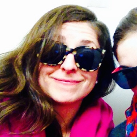 Meet your Posher, Danielle - Picture 2 of 2