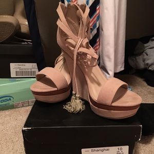 Never used Shanghai  nude wedges