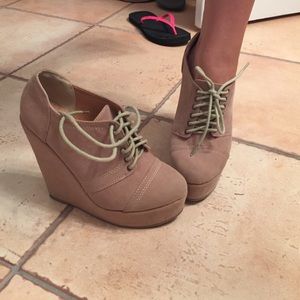Boutique wedges!