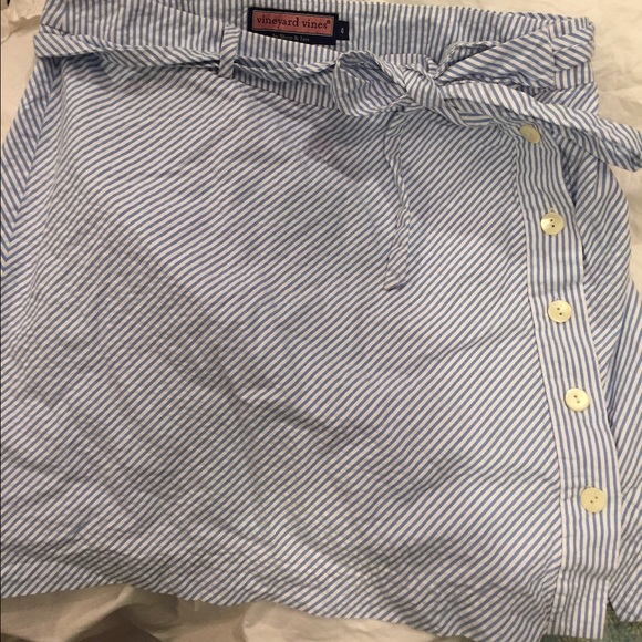 Vineyard Vines seersucker skirt