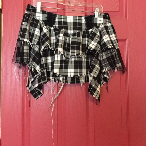 Black plaid skirt
