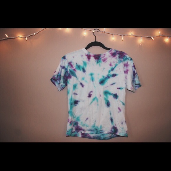 •unique vintage tie-die shirt•