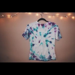 •unique vintage tie-die shirt•