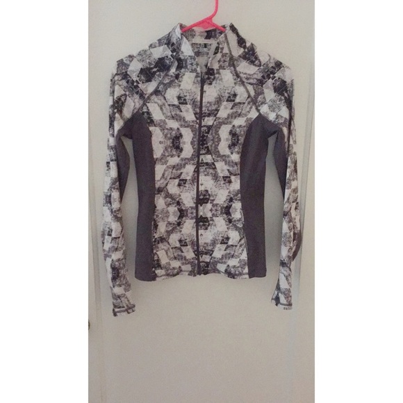 Fitted athletic jacket