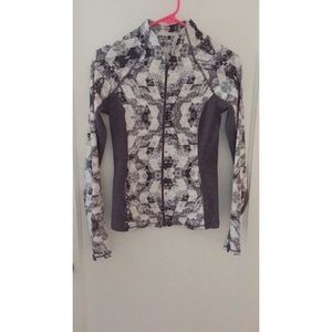 Fitted athletic jacket